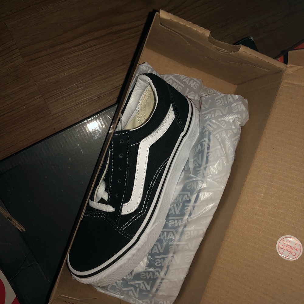 Toddler Vans classic black and white